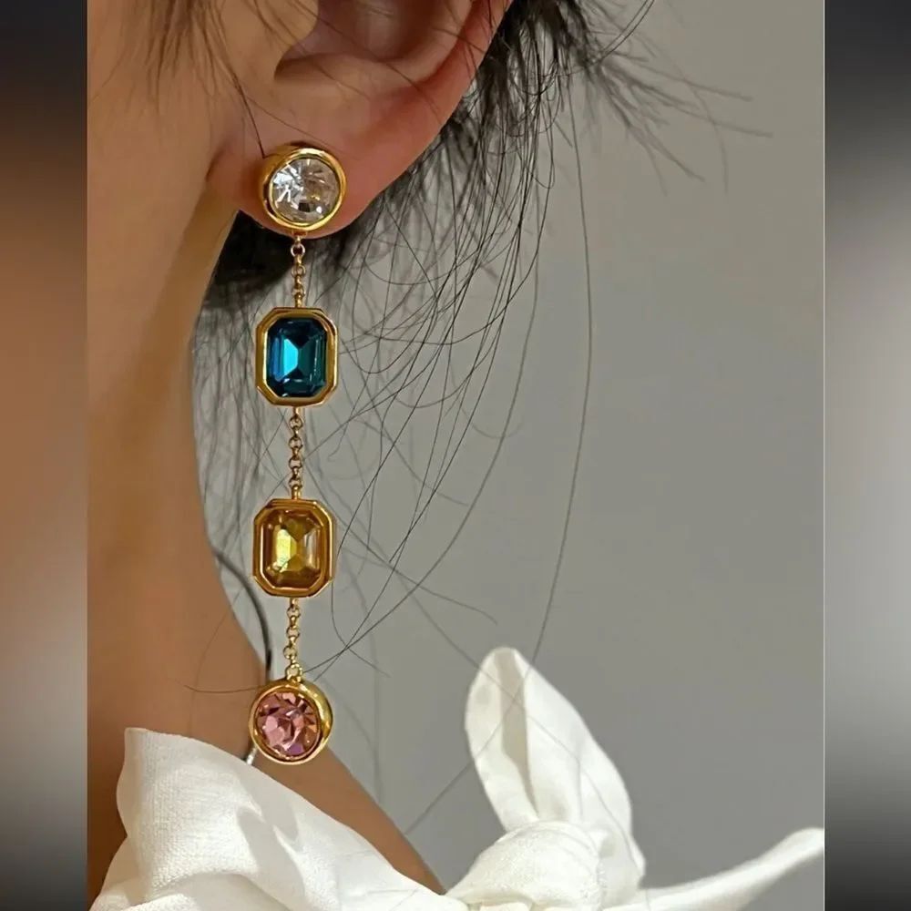 Colorful dangle earrings N765